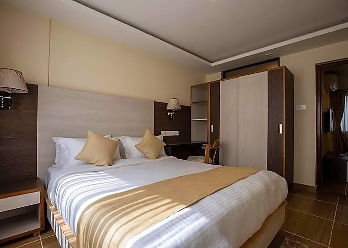 Sarovar Residency Service Hotel 3*